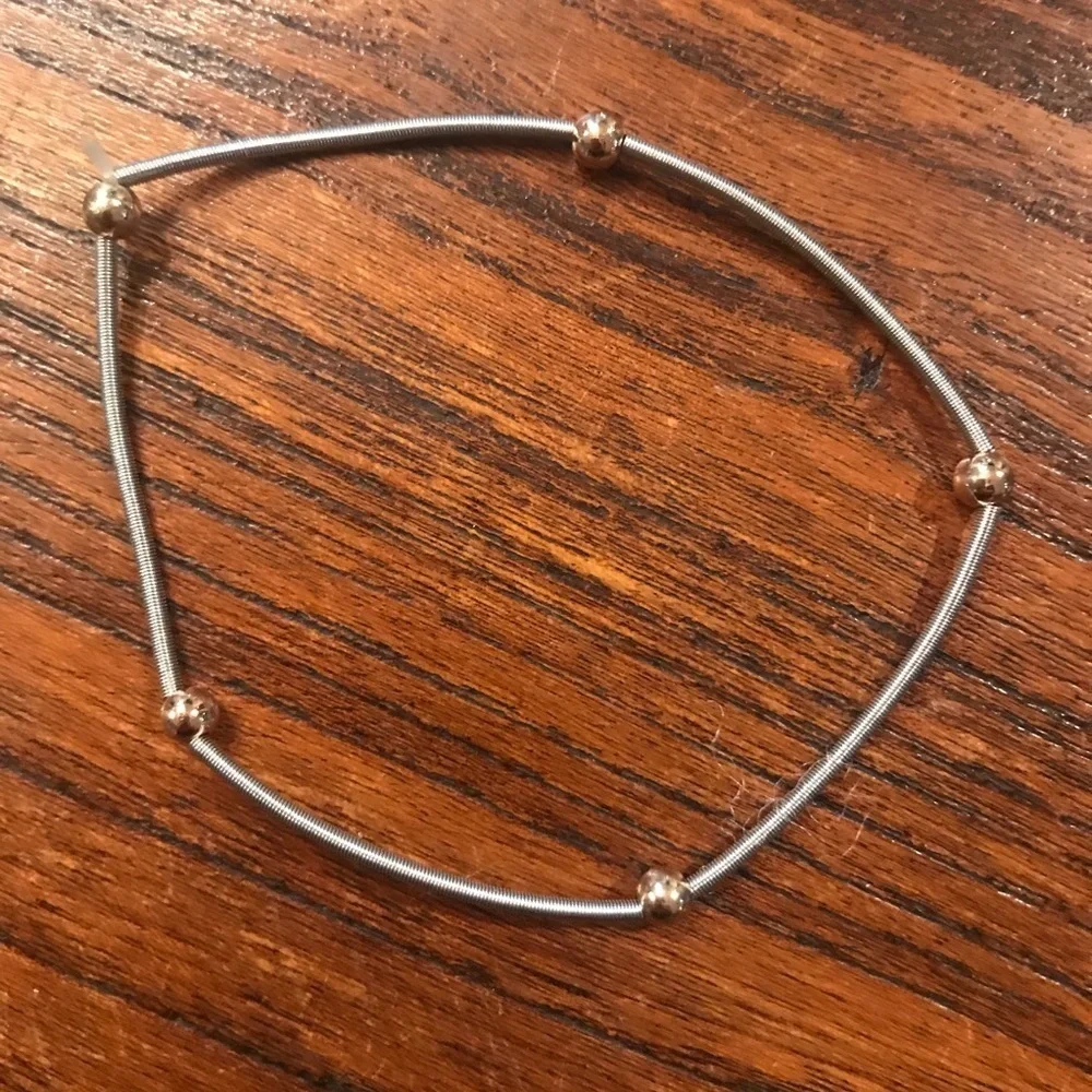 💍 Bundle of 12 Silver Stretchy Bracelets